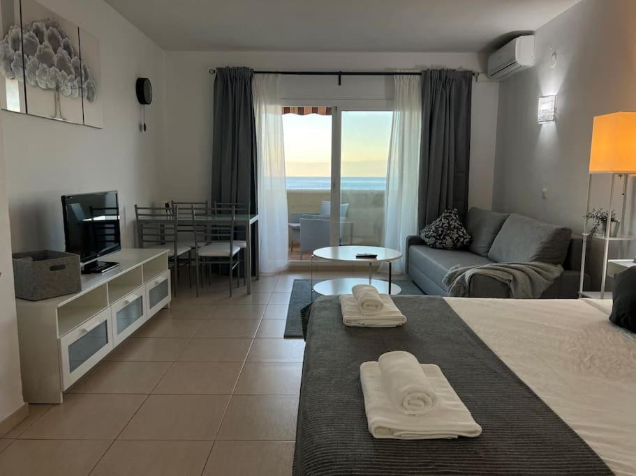 Benalbeach En La Playa Benalmádena Eksteriør billede